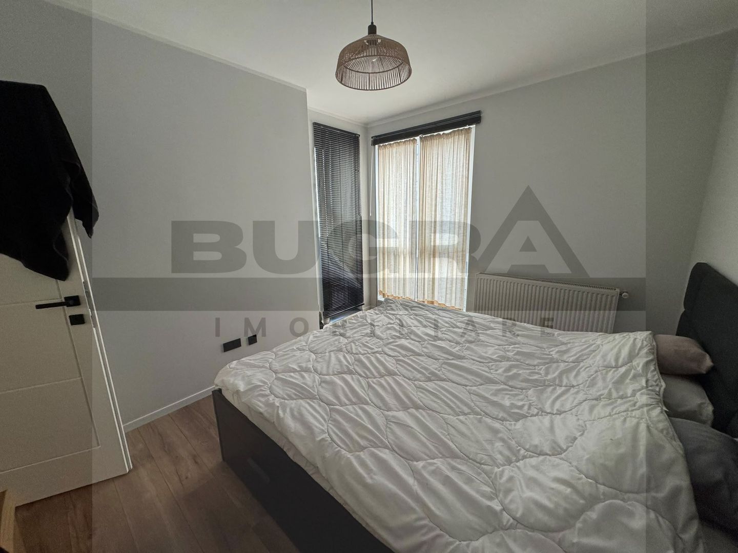 Apartament modern, 2 camere, 2 parcari, zona Eroilor - Poză 3