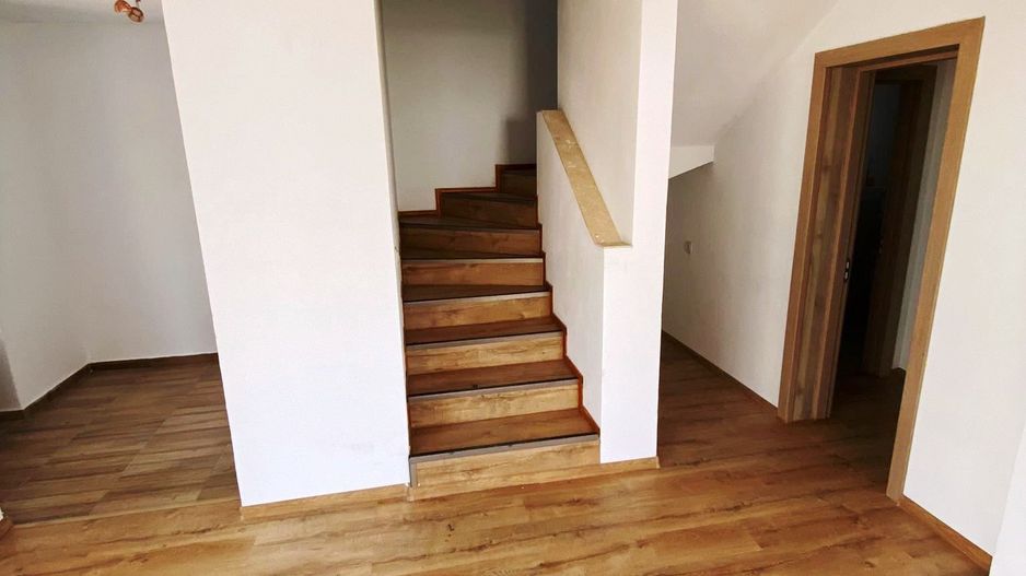 Casa tip duplex in Stupini - Poză 3