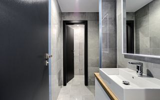 Spațiu modern de inchiriat destinat clinicilor sau companiilor - Poză 10