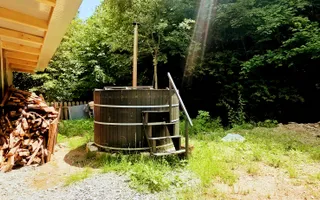 Cabană din lemn rotund, 210mp, ciubăr, jacuzzi, foișor, localitatea Băișoara - Poză 13