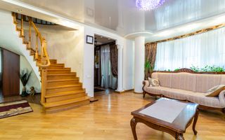 Vânzare, casă, 2 nivele, 6 camere, strada Luceafărul, Ciorescu - Poză 2