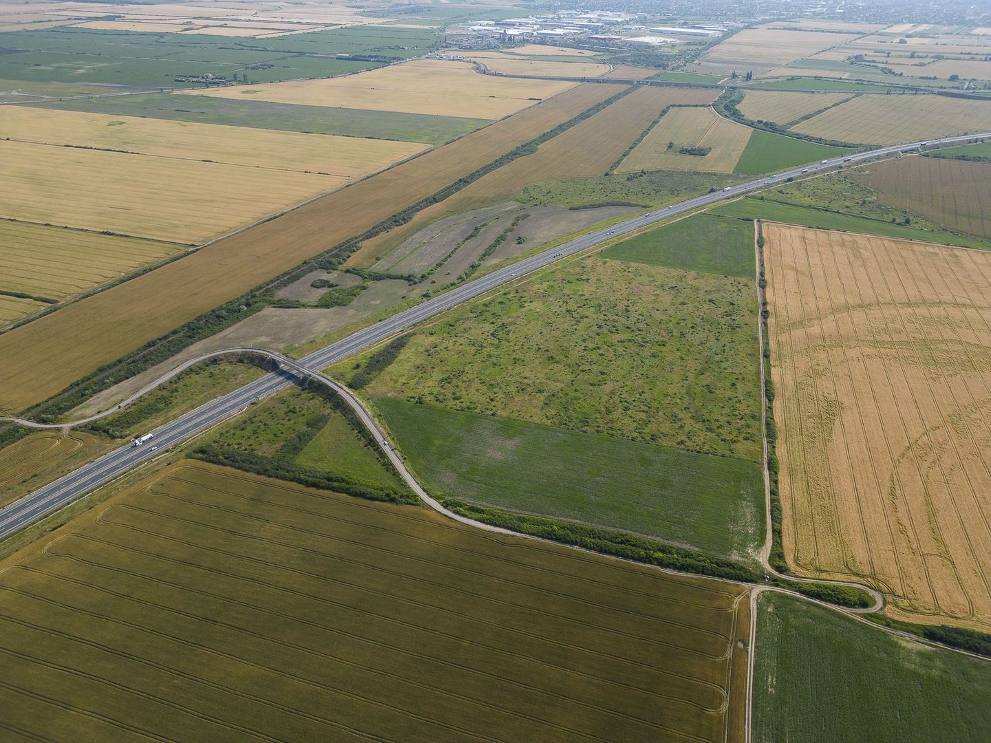 Teren 12 ha la Autostrada A1 cu PUZ aprobat - Poză 2