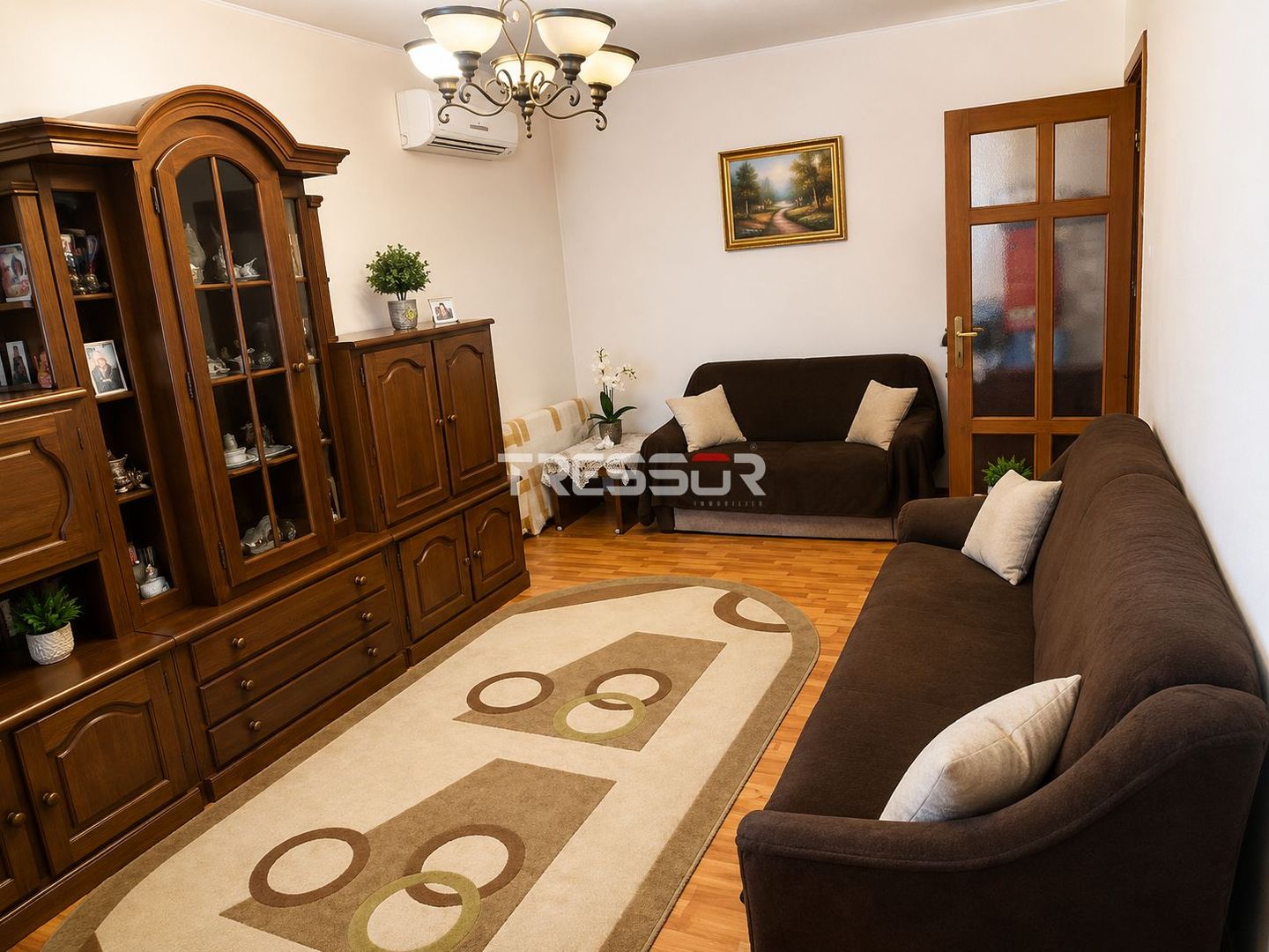 Apartament 2 camere decomandat | Trocadero | Etaj 2 | Centrală proprie - Poză 1