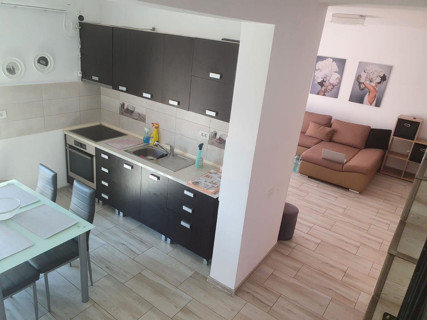 Casa cu 4 camere si garaj - Poză 13