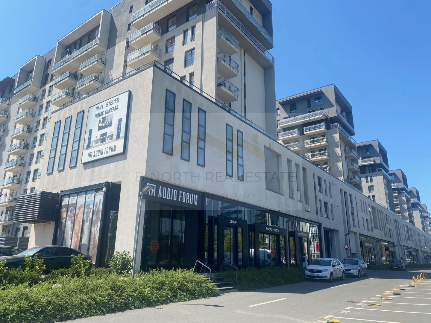 Spre Inchiriere : Spatiul Comercial /Showroom - Poză 1