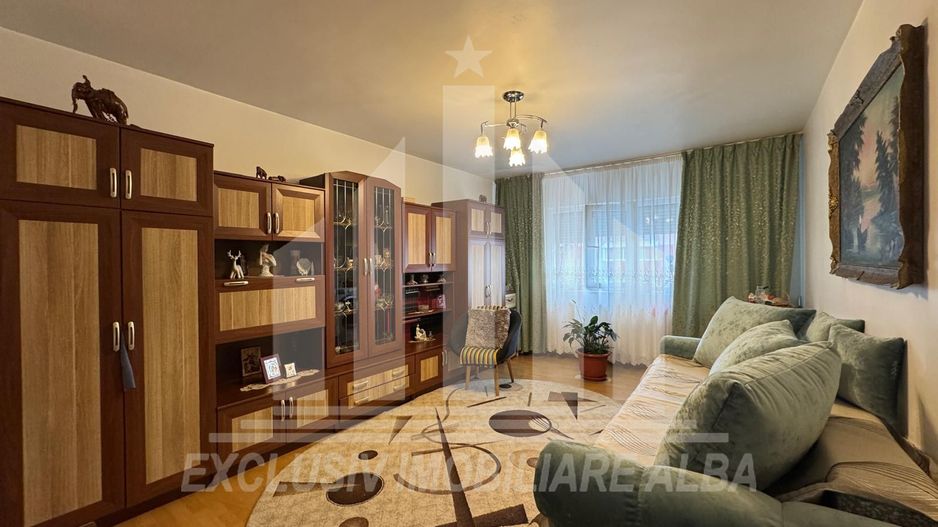 Apartament cu 2 camere decomandate, Cetate - Poză 1