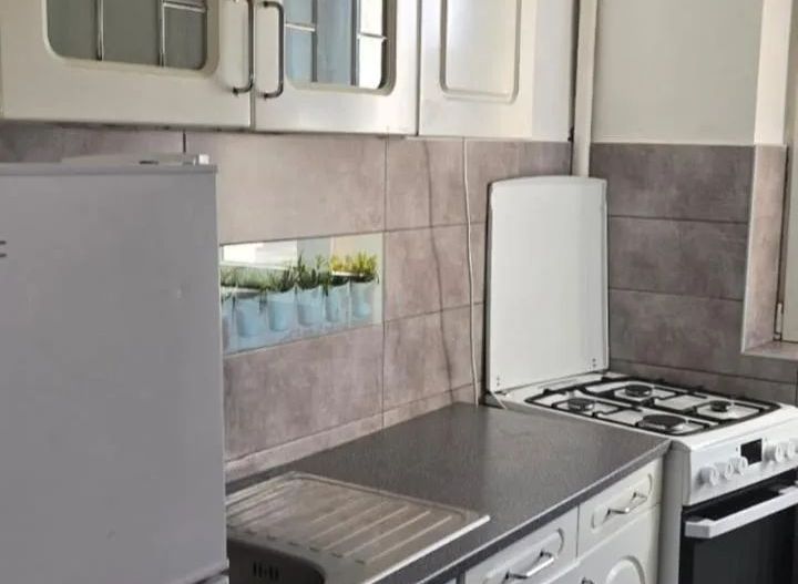 APARTAMENT RENOVAT METROU  ZONA SERBAN VODA - Poză 5
