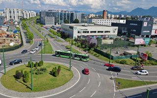 Garsoniera Tractorul Coresi,etaj intermediar,mobilata,utilata. - Poză 3