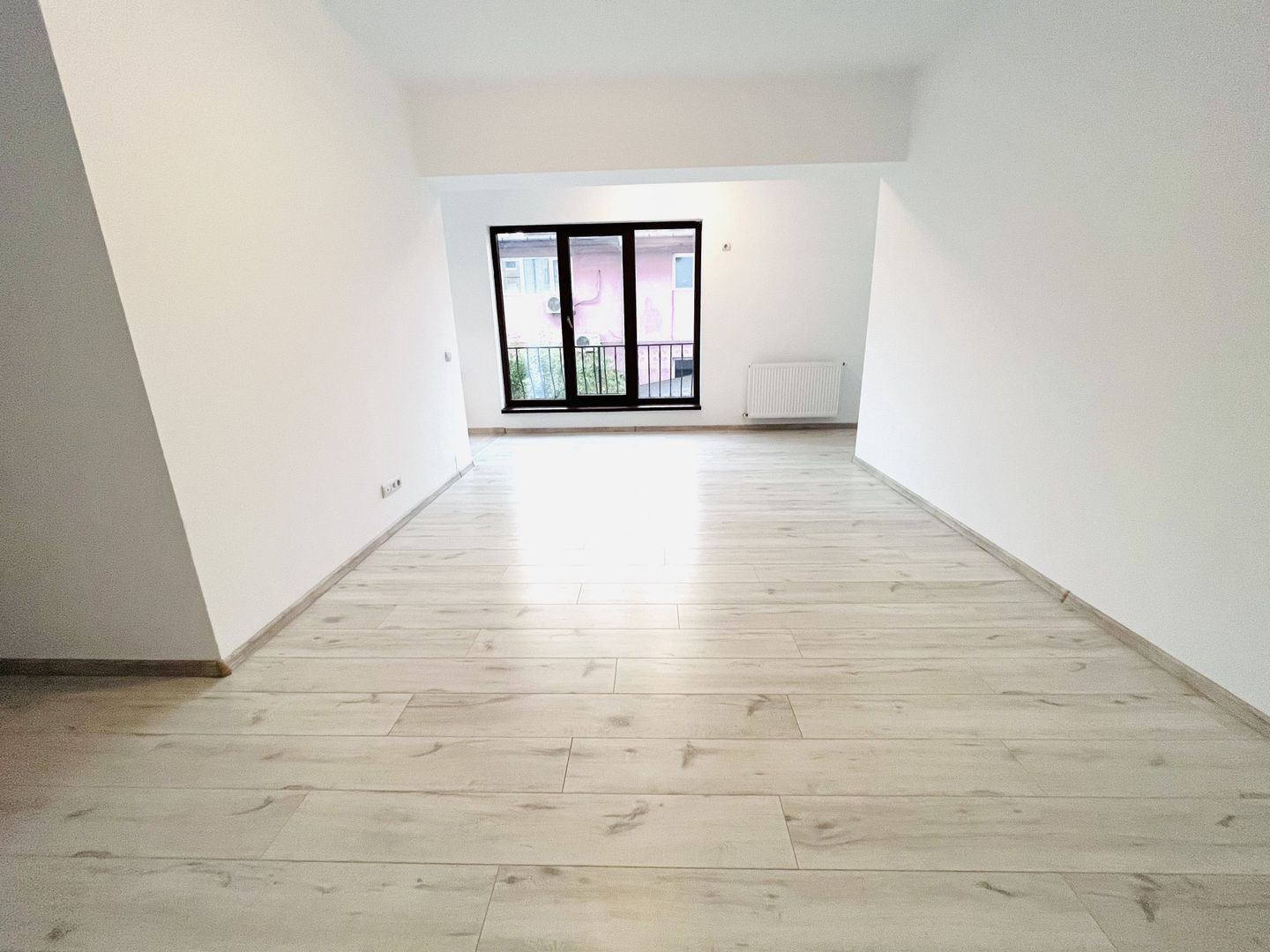 APARTAMENT 2 CAMERE DECOMANDAT BLOC NOU DEZROBIRII - Poză 2