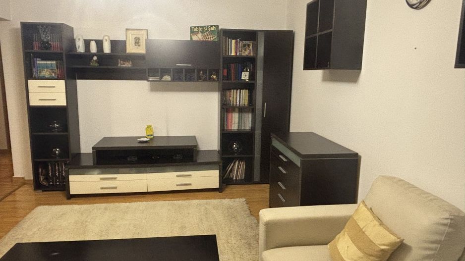 Apartament spatios in zona Sagului - Poză 1