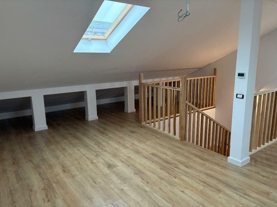 Vila moderna spatioasa - Poză 15