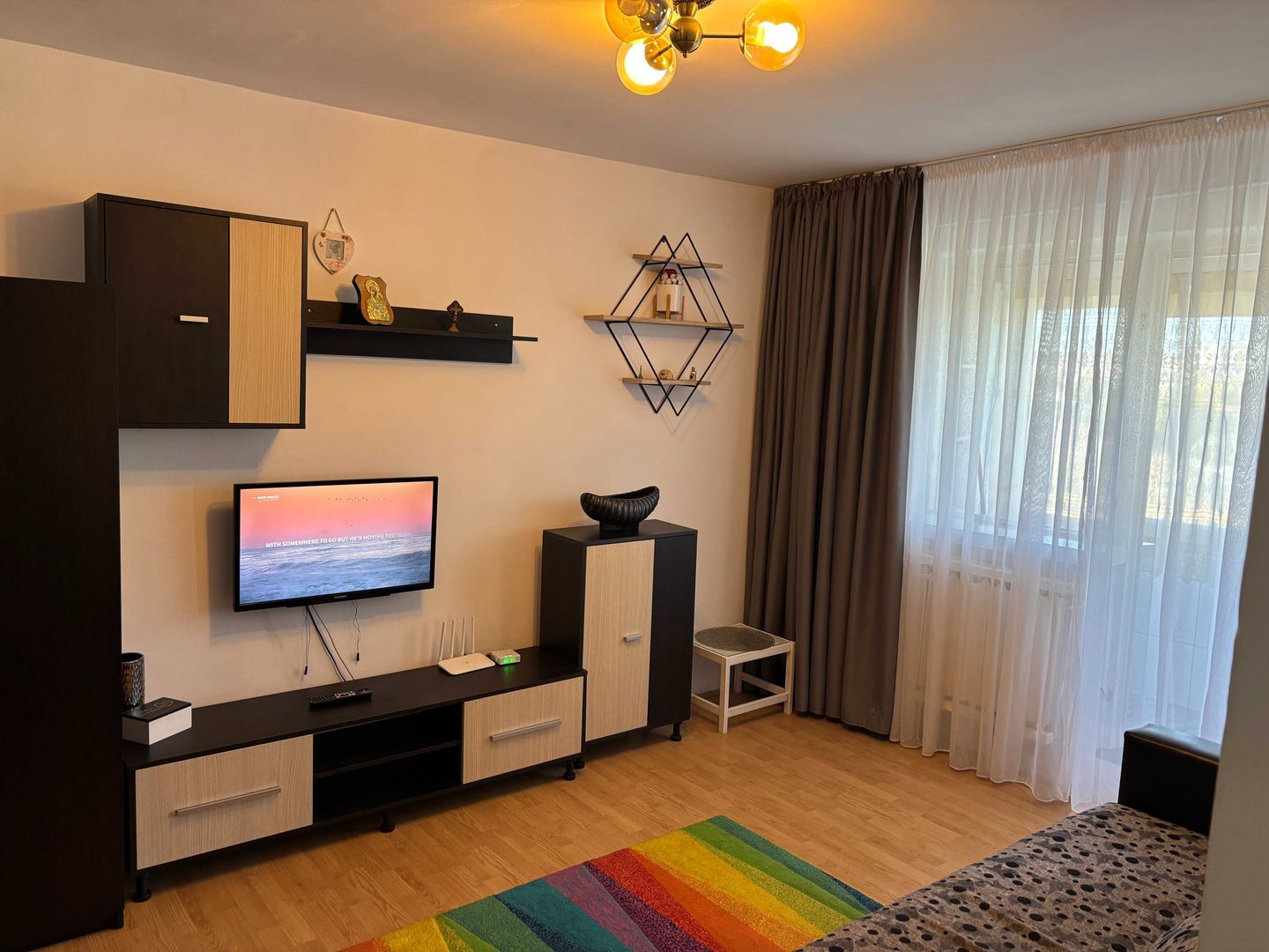 Garsoniera de inchiriat Craiova cartier Rovine - Poză 1