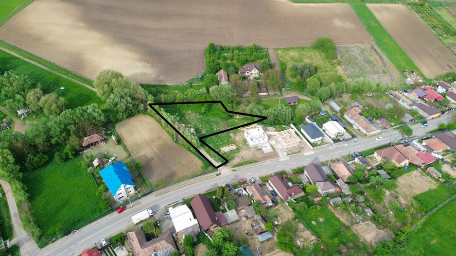 Teren Unirii - 2169 mp - intrare asfalt  - toate utilitatile - Poză 1