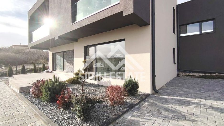 Casa Sibiu, Selimbar teren 790 mp, garaj, terase - Poză 1