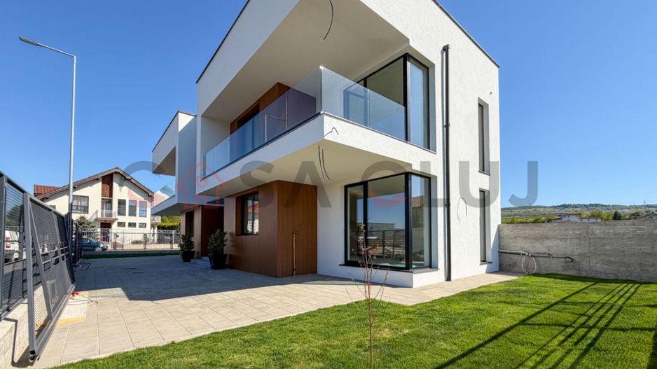 Casa cu arhitectura moderna, Buna Ziua - Poză 13