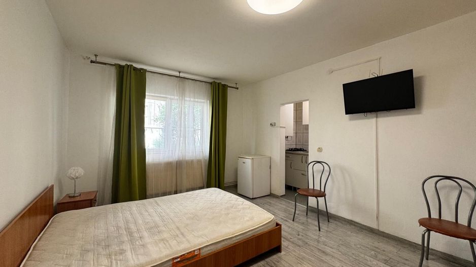 Garsoniera spatioasa situata la parter inalt in Vasile Aaron zona OMV - Poză 1