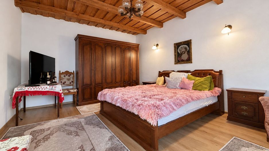 Casă pe parter, cu teren de 1.280 mp și foișor închis – Covăsânț, Arad - Poză 7