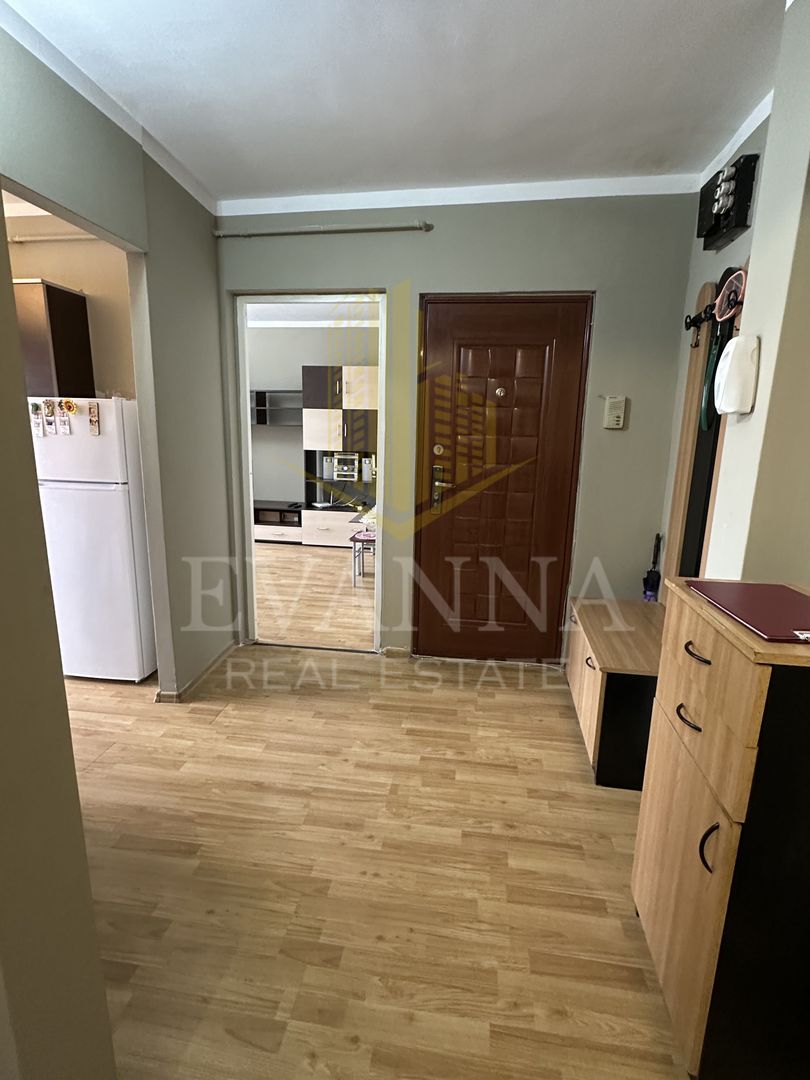 3 camere de vanzare , decomandat - 1000Euro/mp util - Poză 4