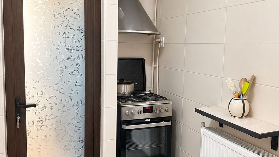 De vanzare apartament cu 2 camere, Siderurgistilor Vest, et. 4, 68.000 euro - Poză 2