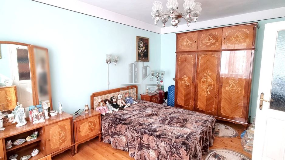 Casa pe 3 niveluri cu teren de 1900 mp in Com. Baisoara. - Poză 23