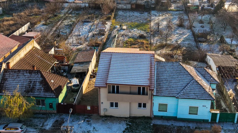 Casă nouă cu etaj semifinalizată, zonă liniștită în Aradul Nou - Poză 2
