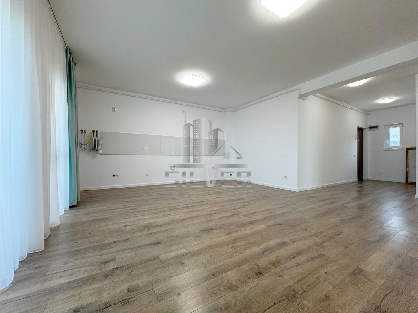 Apartament cu 3 camere/74 mp/gradina 62 mp. - Poză 2