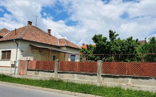 Casa cu 3 camere, 600 mp teren, deschidere la doua strazi, Centru - Poză 1