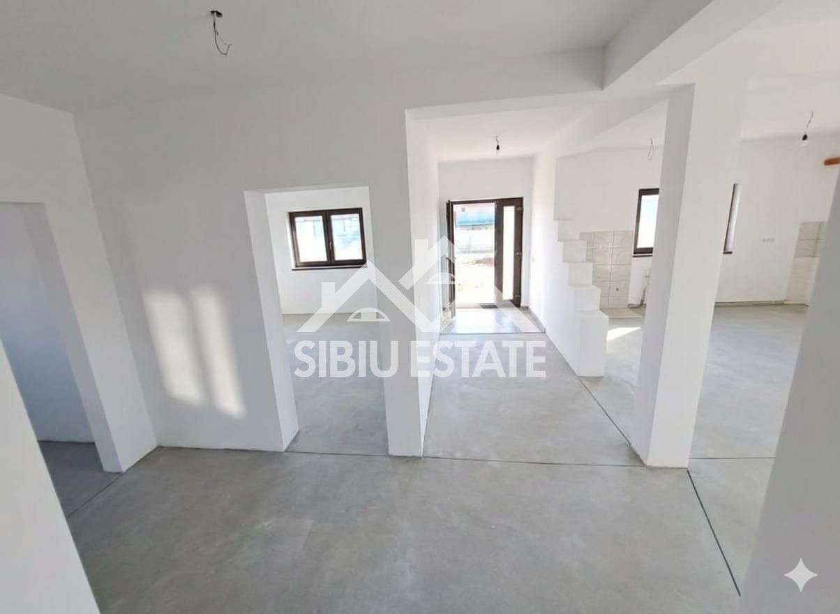 Casa noua 5 camere, curte mare - Poză 5