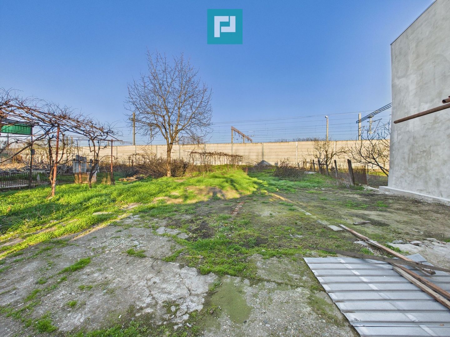 Teren de inchiriat pe 6 Vanatori - Poză 3