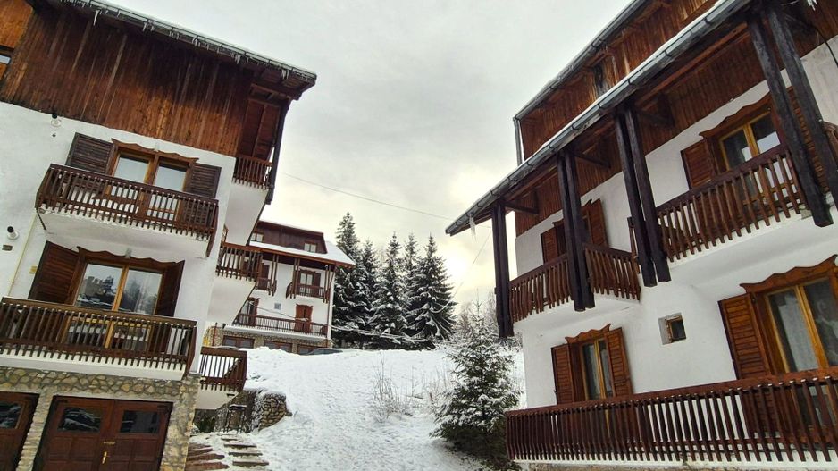 Comision 0 - Apartament în vilă, spațios, priveliște spre cabana Postăvaru - Poză 3