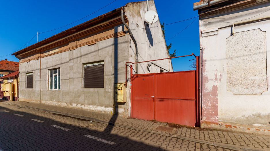 Apartament 4 camere Boul Roșu - Poză 1