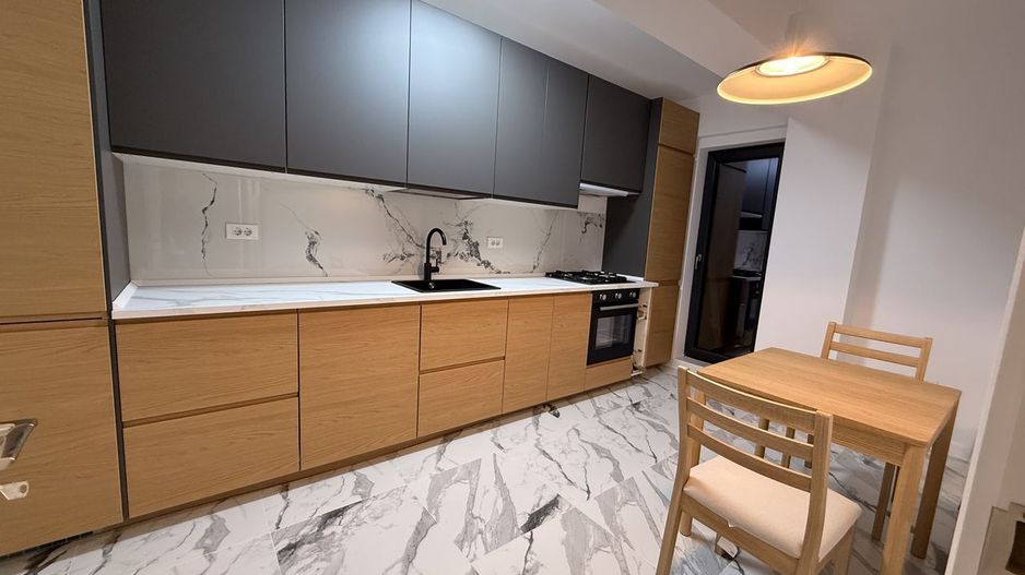 Apartament cu 2 camere, parcare subterana și 2 balcoane - Poză 1