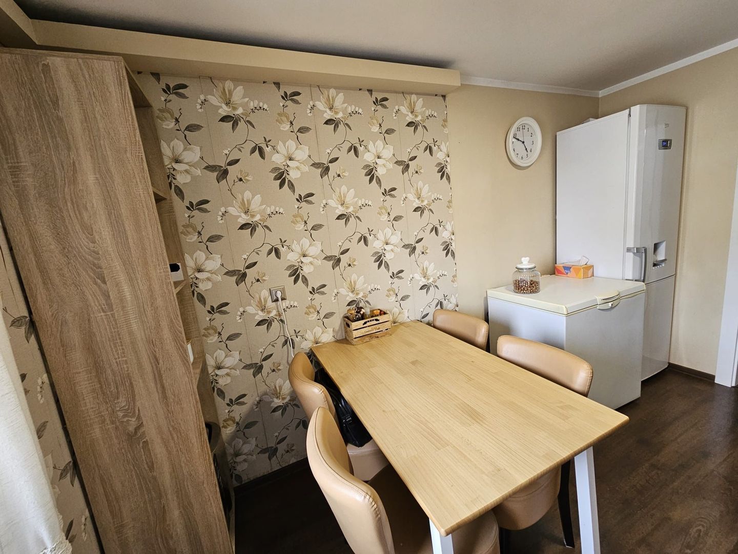 APARTAMENT 3 CAMERE LIPOVEI - Poză 9