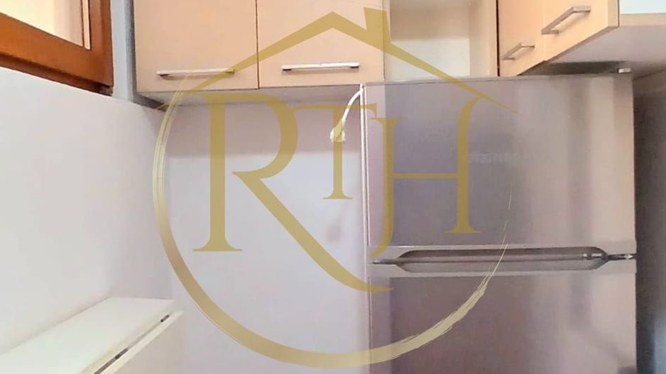 Oferim spre vanzare un Apartament la curte comuna, in zona Odobescu. - Poză 15