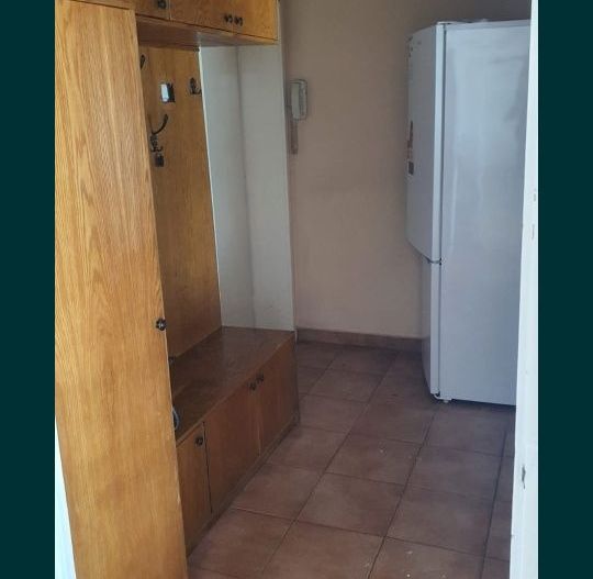 De vânzare apartament cu 2 camere central - Poză 2
