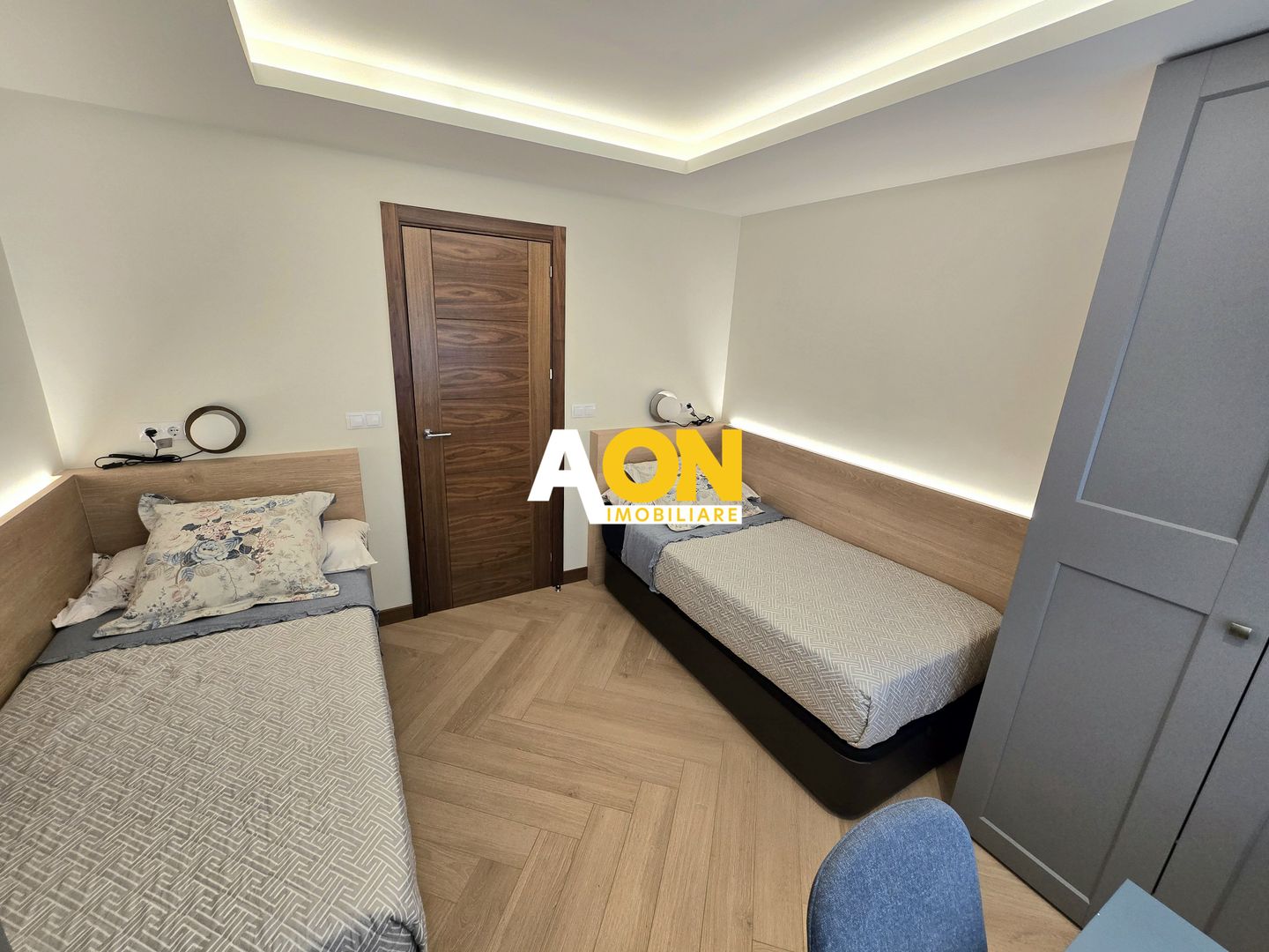 Apartament 3 Camere, Superfinisat, Zona Centru, cu Garaj - Poză 8