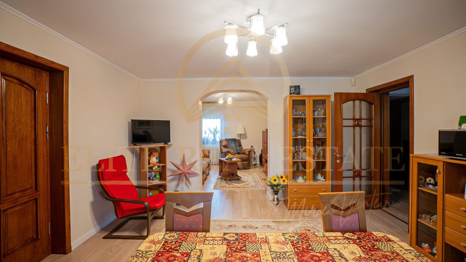 Casa P+1+M - 5 camere - Garaj - Panouri Fotovoltaice - Bratianu - Poză 8