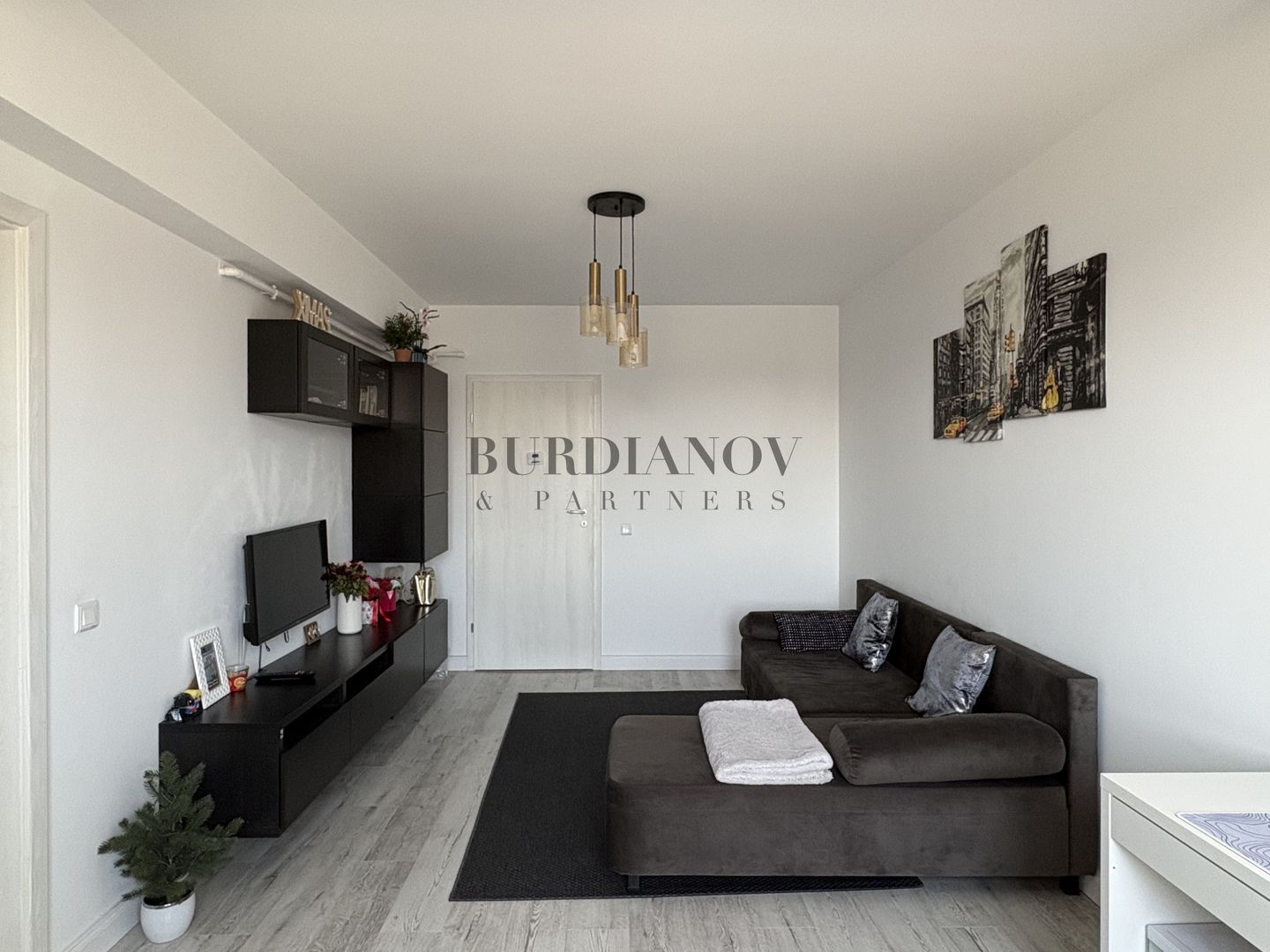Apartament cu 2 camere + Loc de parcare - Titan - Metrou Nicolae Teclu - Poză 1