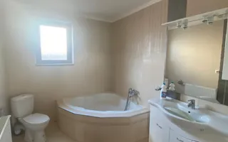 VILĂ PREMIUM DE VÂNZARE | STRADĂ PRIVATĂ | 5 CAMERE | Rasinari - Poză 13