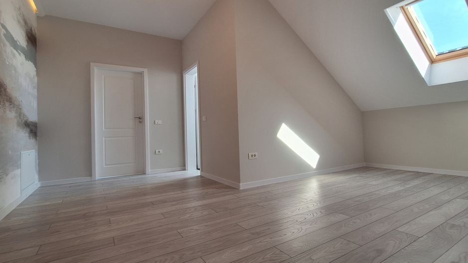 Apartament cu 2 camere si loc de parcare - Poză 15