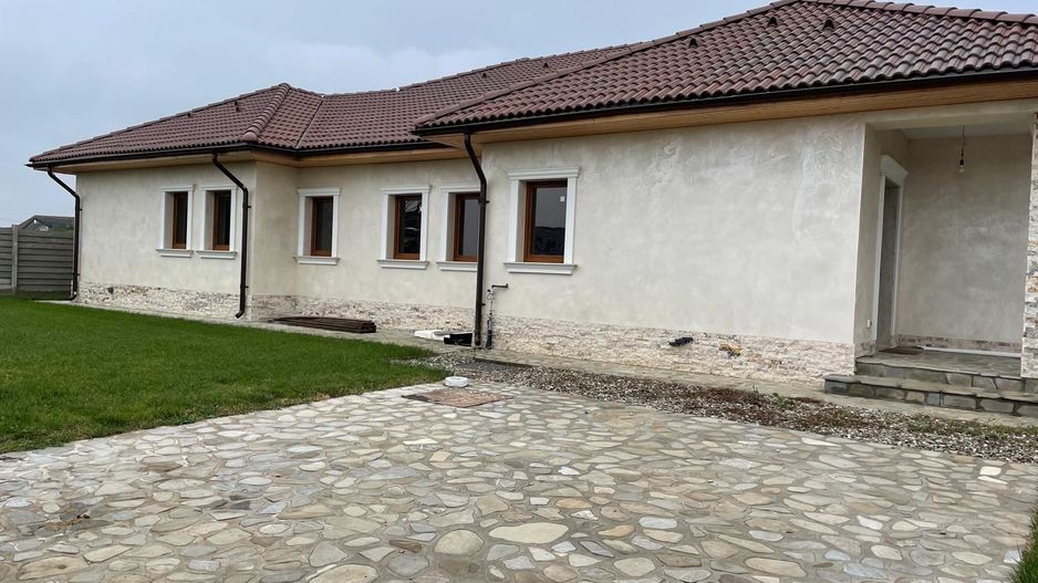 Casă pe parter + 700 mp teren | Balotești - Poză 2