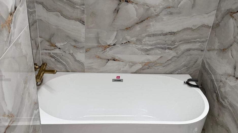 Apartament cu 3 camere,balcon, complet mobilat si utilat - Poză 8