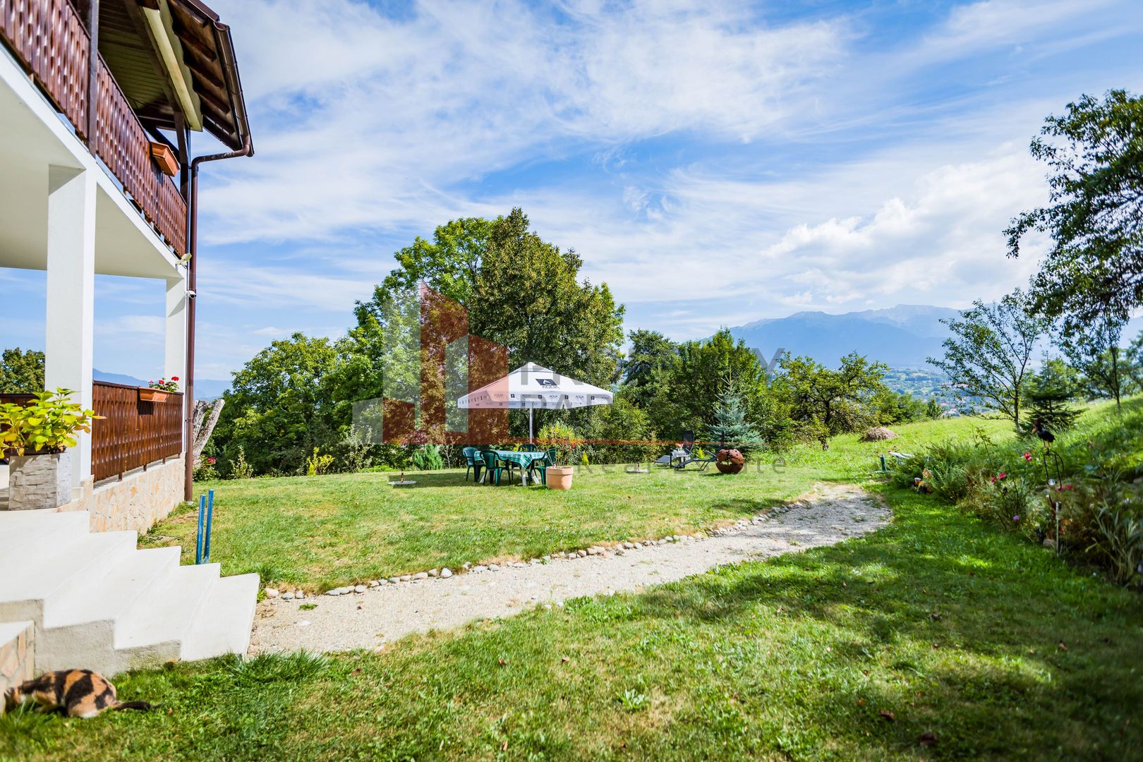 Vilă 340 mp Bran | Teren 5500 mp | 6 dormitoare cu băi proprii - Poză 24