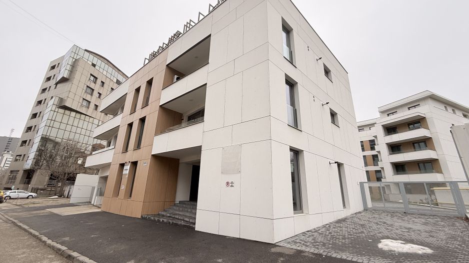 Tribunal Bulevardul Unirii 2 camere 147 mp 60 utili terasa 6 mp curte 81 mp 2025 - Poză 22