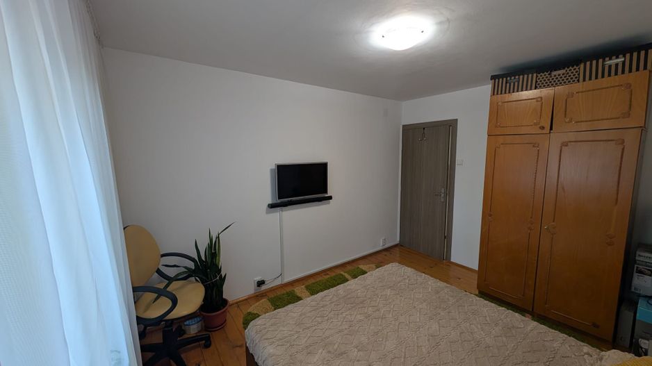 Apartament 4 camere mobilat și utilat Str. Soldat Vasile Croitoru - Poză 2