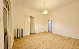 PIATA ROMANA, Proprietar , apartament 3 camere in vila - Poză 2