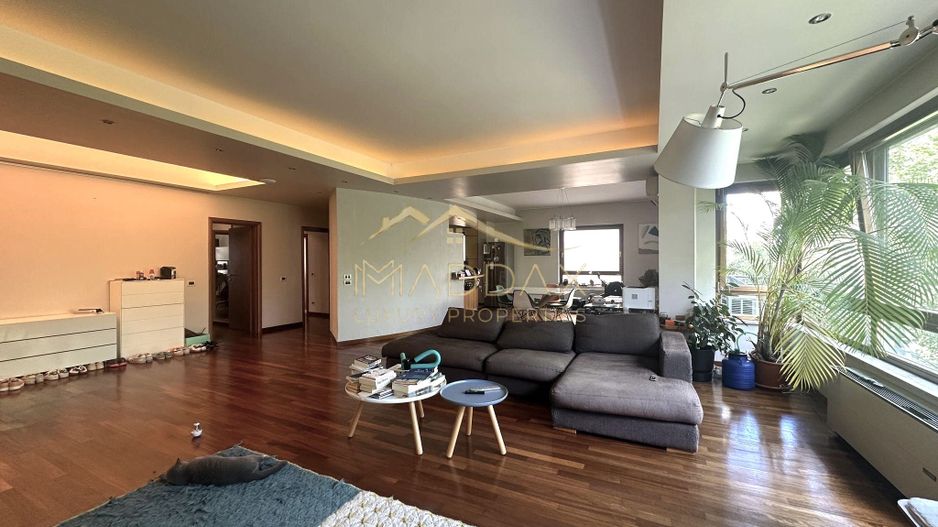 Apartament cu 4 camere *192mp* // Primaverii - Poză 1