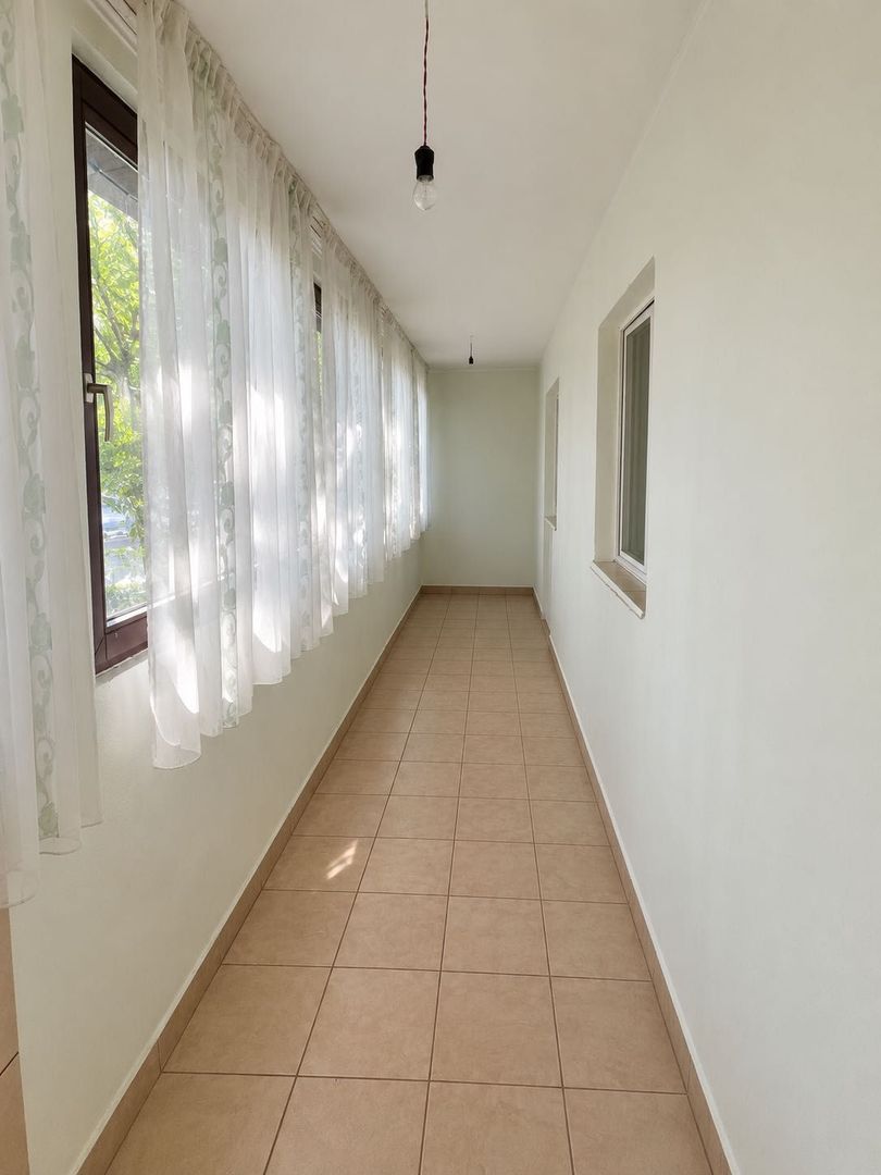 De vanzare - Apartament 3 camere si balcon spatios, decomodat - zona Lipovei - Poză 7