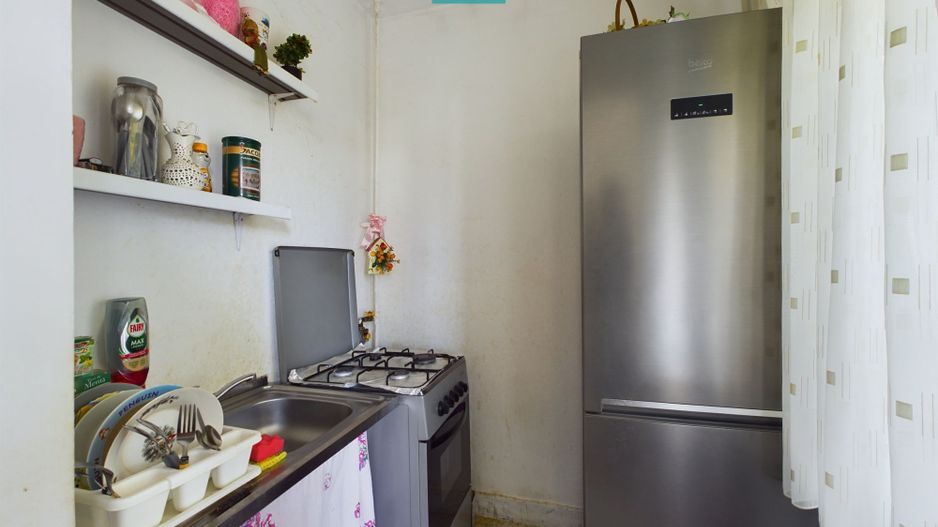 Garsonieră la etajul 2, zona Banu Mărăcine - Poză 2