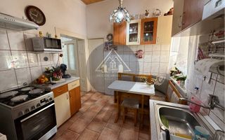 Apartament la casă de 2 camere, Medias - Poză 8